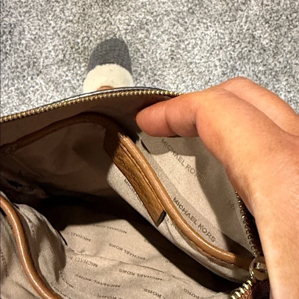 Michael Kors Tan Leather Messenger Bag MK caramel crossbody purse gold designer